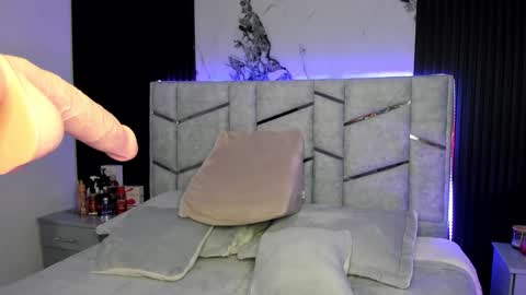 Dani Phonenix online show from February 2, 2025, 9:51 am