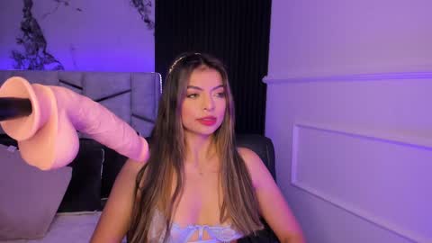 Dani Phonenix online show from February 17, 2025, 7:10 pm