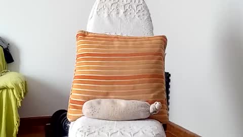 daniroca8 online show from October 27, 2025, 3:38 pm