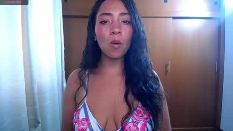 Danna  Ross online show from January 17, 2025, 6:44 pm