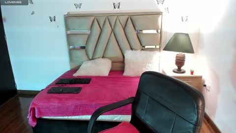 Danna martinezz online show from December 7, 2024, 2:02 pm