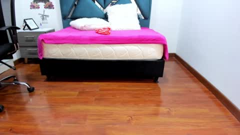 Danna martinezz online show from December 29, 2024, 7:43 pm