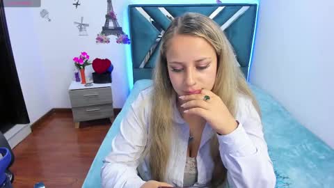 Danna martinezz online show from September 14, 2025, 8:41 pm