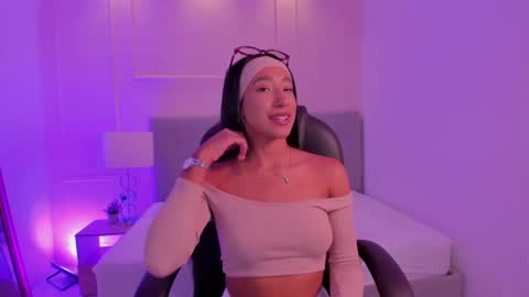 danna_palmeth online show from October 7, 2025, 7:11 pm