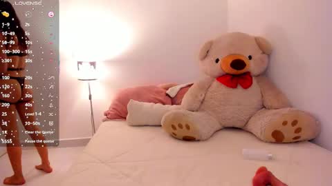 Danna Rhodes online show from September 9, 2025, 2:33 am