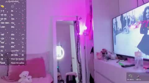 Snapshot of danna_rhodesx chatting on July 22, 2026, 2:31 pm Danna Rhodes online show from July 22, 2026, 2:31 pm