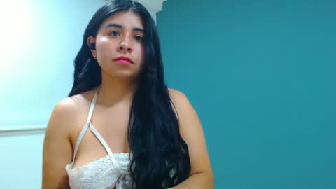 Snapshot of danna_rouses_ chatting on October 15, 2025, 2:01 am dannarouses online show from October 15, 2025, 2:01 am