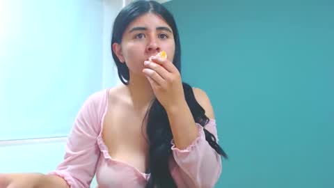 Snapshot of danna_rouses_ chatting on November 24, 2025, 2:50 pm dannarouses online show from November 24, 2025, 2:50 pm