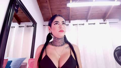 Snapshot of dannaberlin chatting on February 4, 2025, 7:22 pm Danna Berlin online show from February 4, 2025, 7:22 pm