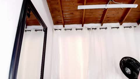 Snapshot of dannaberlin chatting on February 18, 2025, 7:19 pm Danna Berlin online show from February 18, 2025, 7:19 pm