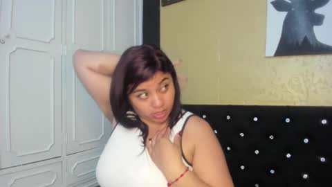 Danna Garza online show from February 8, 2025, 4:03 am