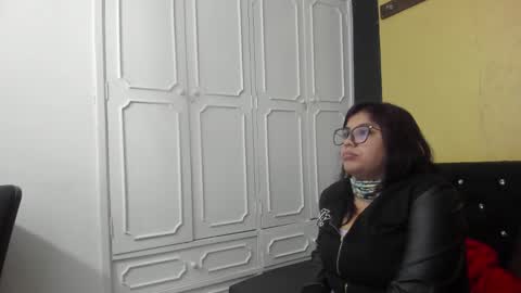 Danna Garza online show from March 5, 2025, 4:24 am