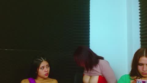 dannamomcerrat online show from January 17, 2025, 6:36 am