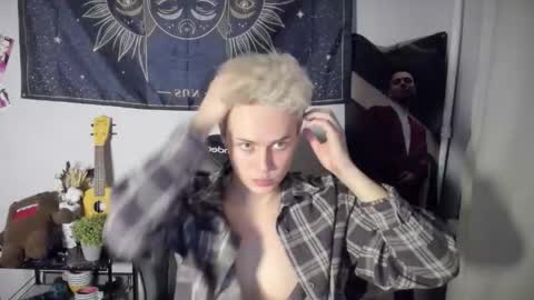 danny online show from November 12, 2025, 4:07 pm