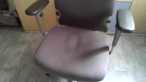 Snapshot of dannylbnz chatting on December 22, 2025, 10:34 am Danny L. online show from December 22, 2025, 10:34 am