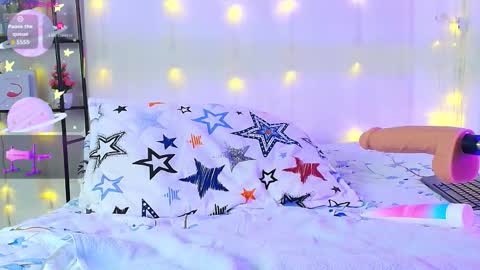 Danny Swift Independent Model online show from November 8, 2025, 2:39 pm