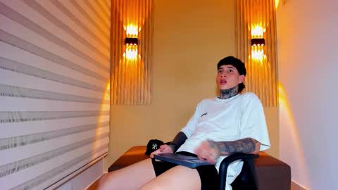 dante_armstrong online show from November 7, 2025, 4:34 am