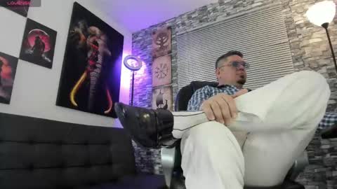 dante_bellini online show from April 13, 2026, 2:33 pm