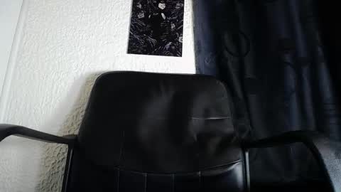 dante_d_angelo_ online show from October 4, 2025, 6:44 am