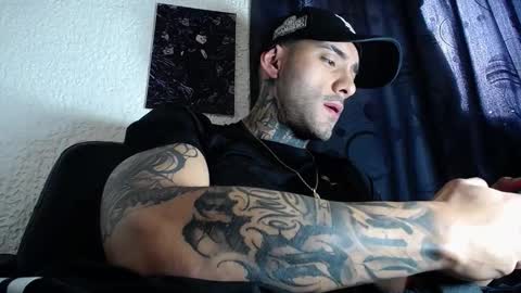 dante_d_angelo_ online show from November 5, 2025, 7:25 pm