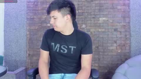 dantestone1 online show from November 18, 2025, 11:47 am