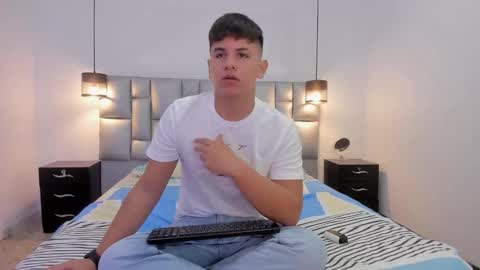 dantestone1 online show from December 3, 2025, 12:25 pm