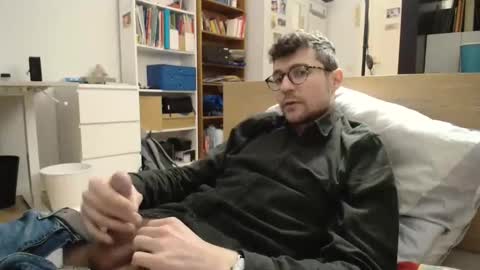 Snapshot of dantheman233 chatting on December 21, 2025, 1:18 pm Daniel online show from December 21, 2025, 1:18 pm