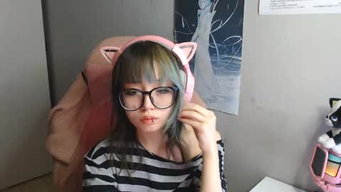 danyelleeyermann online show from May 19, 2026, 1:06 pm