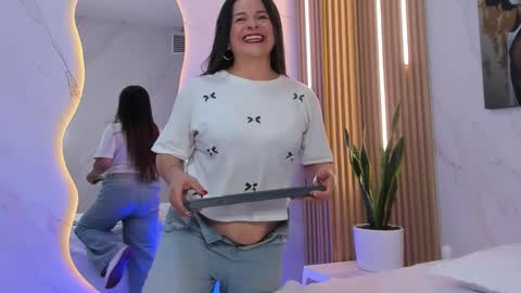 Daphne online show from October 2, 2025, 3:13 am