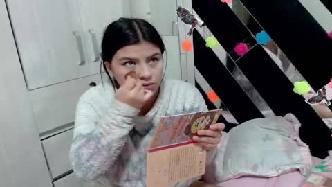 daphne877046 online show from October 25, 2025, 6:46 pm