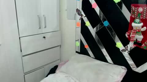 daphne877046 online show from November 21, 2025, 7:01 pm