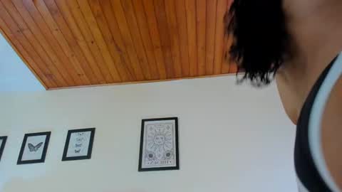 Antonella Mora online show from October 15, 2025, 12:27 pm