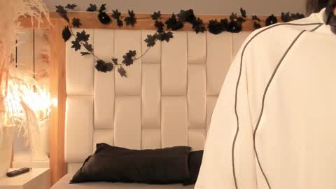 daphne_and_roger online show from December 15, 2025, 11:14 am