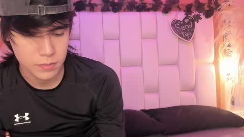 daphne_and_roger online show from April 21, 2026, 11:05 am