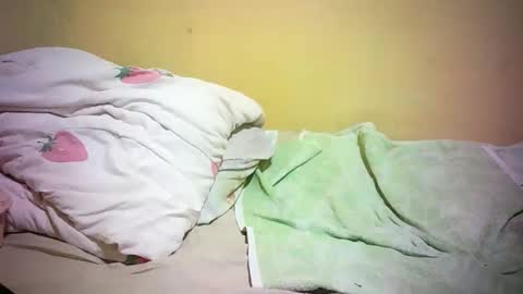 daphne online show from April 19, 2026, 8:33 pm