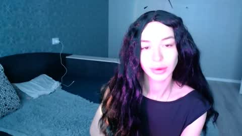 Daphne Darkthorn online show from November 21, 2025, 9:30 am