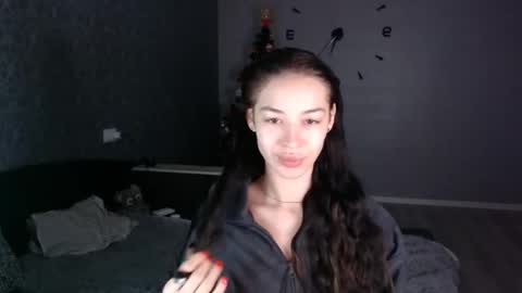 Daphne Darkthorn online show from December 17, 2025, 4:18 am