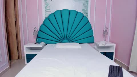 Daphne  online show from January 5, 2025, 2:30 pm