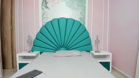 Daphne  online show from January 21, 2025, 2:11 am