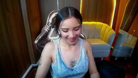 daphne_nicole_b online show from March 5, 2026, 12:45 pm