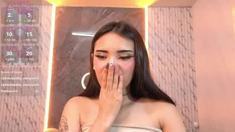 Snapshot of daphne_nicole_b chatting on May 2, 2026, 12:59 am daphne_nicole_b online show from May 2, 2026, 12:59 am