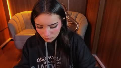 Snapshot of daphne_nicole_b chatting on May 15, 2026, 12:56 pm daphne_nicole_b online show from May 15, 2026, 12:56 pm