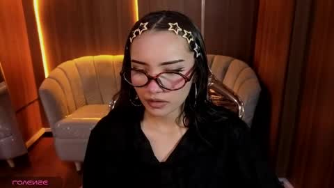 Snapshot of daphne_nicole_b chatting on June 1, 2026, 12:51 pm daphne_nicole_b online show from June 1, 2026, 12:51 pm