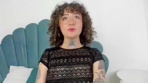 DaphneBlunt online show from October 23, 2025, 2:27 pm