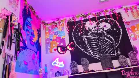 Daphne Madison online show from October 19, 2025, 7:36 pm