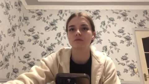 Snapshot of daphnesterlace chatting on May 10, 2026, 10:48 pm Emilia online show from May 10, 2026, 10:48 pm