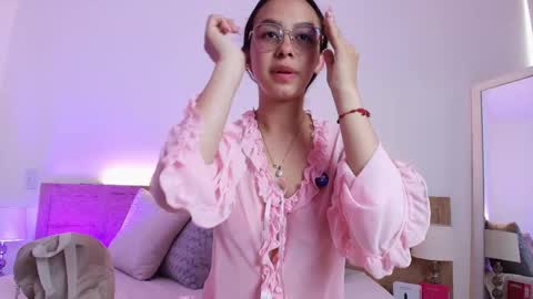 daphnevalucci online show from April 27, 2026, 8:07 pm