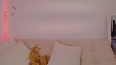 Daphne online show from December 5, 2025, 11:19 am