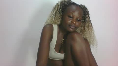 Snapshot of darberry21 chatting on July 12, 2026, 5:53 am ESTHER online show from July 12, 2026, 5:53 am