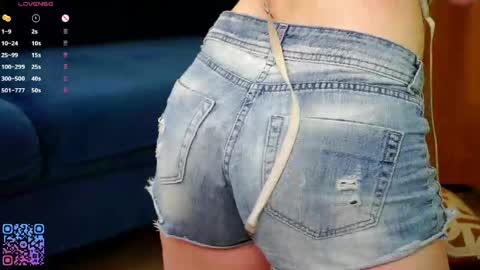 Rina online show from April 21, 2026, 2:56 pm